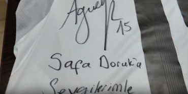 Rizeli Safa Cumhurbaşkanı Erdoğan'dan istediği imzalı Arda Güler formasına kavuştu