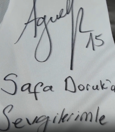 Rizeli Safa Cumhurbaşkanı Erdoğan'dan istediği imzalı Arda Güler formasına kavuştu