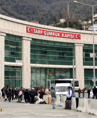 Sarp'tan 2026'nın ilk çeyreğinde 1 milyona yakın yolcu geçti