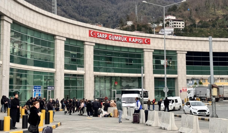 Sarp'tan 2026'nın ilk çeyreğinde 1 milyona yakın yolcu geçti