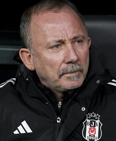 Sergen Yalçın: Taraftar seneye onlara layık bir takım görecek