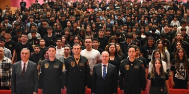 SOLOTÜRK pilotları öğrencilerle buluştu