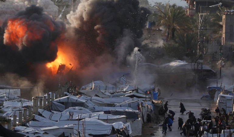 Soykırımcı İsrail ateşkese rağmen Gazzede saldırı ve yıkımlarını sürdürdü