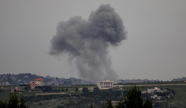 Soykırımcı İsrail, Lübnan'a hava saldırıları başlattı