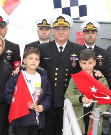 TCG Tayfun hücumbotu ile TCSG15 Sahil Güvenlik botu ziyarete açıldı