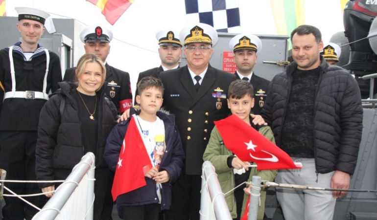 TCG Tayfun hücumbotu ile TCSG15 Sahil Güvenlik botu ziyarete açıldı