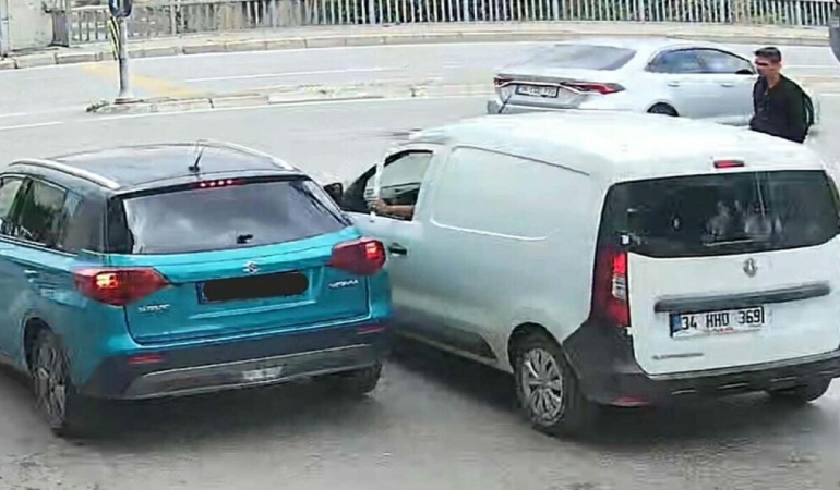 Trafikte beyzbol sopasıyla tehdit eden sürücüye 180 bin lira ceza