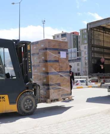 Türkiye'den İran'a tıbbi malzeme yardımı