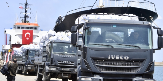 Türkiye'den, Lübnan'a 730 tonluk insani yardım