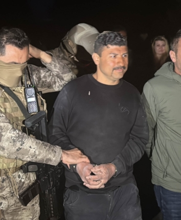 Uşak'ta ihbara giden polise ateş açıldı