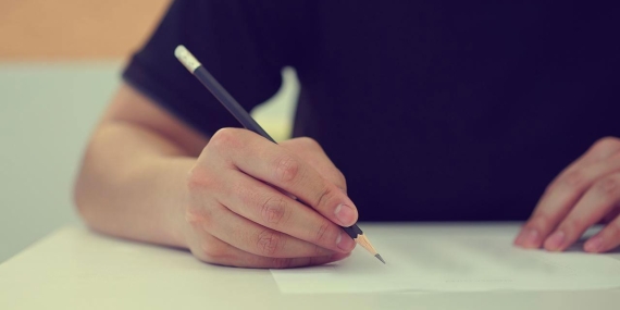 YDS pazar günü 20 farklı dilde yapılacak