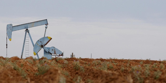 ABD'den en kırılgan ülkelerin Rus petrolüne geçici olarak erişebilmesine izin