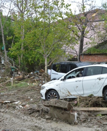 AFAD: Sel ve su baskınları yaşanan illerde zarar tespit çalışmaları başlatıldı