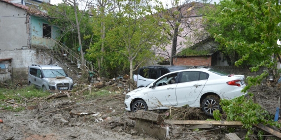 AFAD: Sel ve su baskınları yaşanan illerde zarar tespit çalışmaları başlatıldı