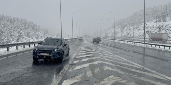 Anadolu Otoyolu'nun Ankara kesiminde kar yağışı