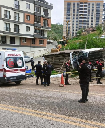 Ankara'da kamyonetin altında kalan 2 işçi hayatını kaybetti