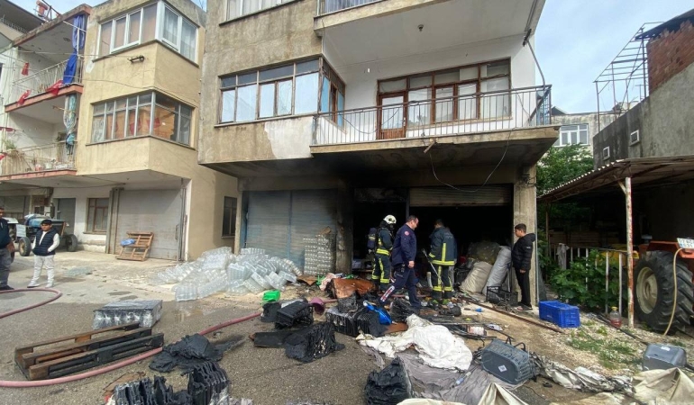 Antalya'da depo yangını