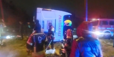 Balıkesir'de yolcu otobüsü devrildi: 3 ölü, 31 yaralı
