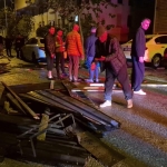 Bartın'da şiddetli fırtına: Çatı uçtu, 6 araç hasar gördü