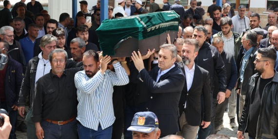 Cinayete kurban giden Kübra Yapıcı memleketinde toprağa verildi