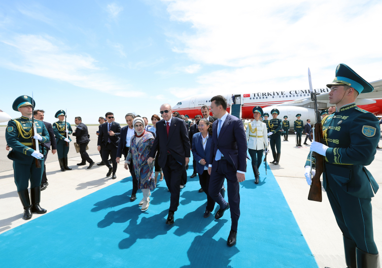 Cumhurbaşkanı Erdoğan Astana'dan Türkistan'da