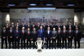 Cumhurbaşkanı Erdoğan, Süper Lig şampiyonu Galatasaray'ı kabul etti