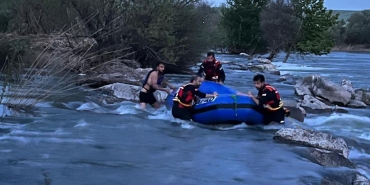 Dicle Nehri'nde mahsur kalan kişi kurtarıldı