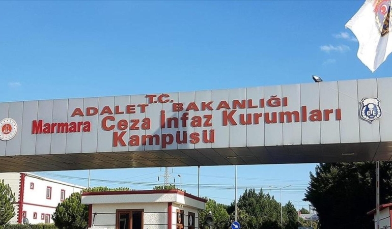 Duruşma sırasında basın açıklaması yapan avukat hakkında inceleme