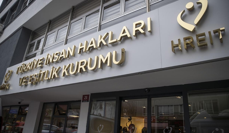 Erkek müşterinin otel rezervasyonunu reddeden otele ayrımcılık cezası