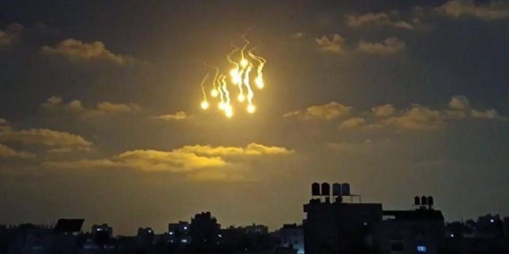 Hamas: İsrailin gece boyunca Gazzede evleri hedef alması ateşkes anlaşmasına açık bir darbedir