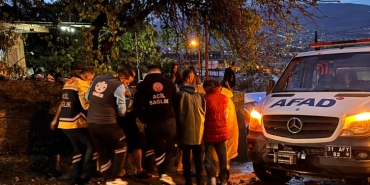 Hatay'da sağanak sele dönüştü: Köprü çöktü, göçük meydana geldi