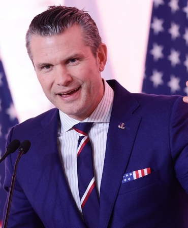 Hegseth, İranla savaşın onaysız devam edebileceğini savundu