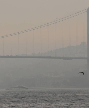 İstanbul güne sisle uyandı, vapur seferleri iptal