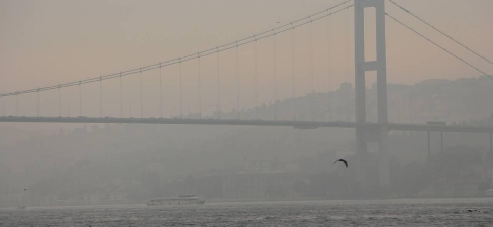 İstanbul güne sisle uyandı, vapur seferleri iptal