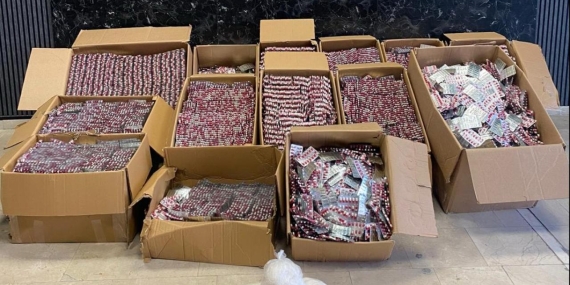 İstanbul'da 560 bin sentetik ecza hap ile 3 kilogram uyuşturucu ele geçirildi