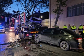 İstanbul'da iki araç kafa kafaya çarpıştı: 9 kişi yaralandı