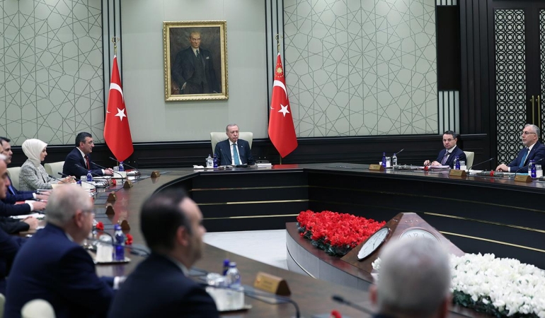 Kabine yoğun gündemle toplanıyor: Orta Doğu, ekonomi ve terörle mücadele