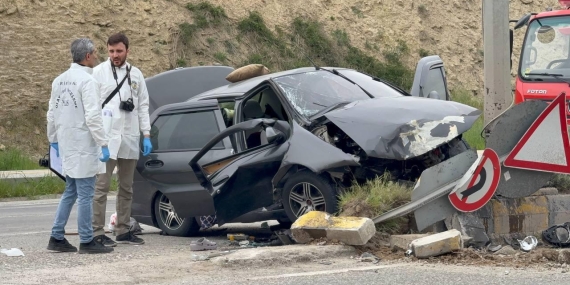Karabük'te otomobil refüje çarptı: 1 ölü