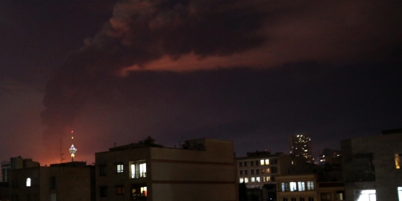 Keşm Adası'nda çatışma, Tahran'da patlama sesleri