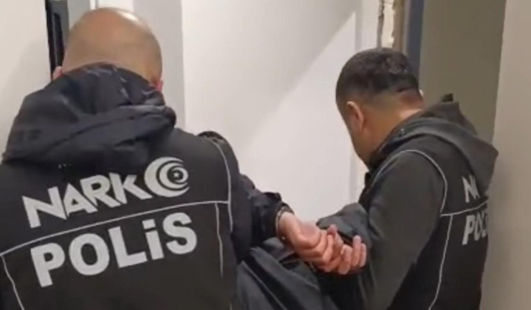 Kırmızı bültenle aranan uyuşturucu kaçakçısı Mersin'de yakalandı