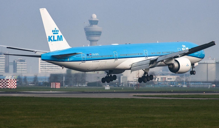 KLM kabin memuru hantavirüs şüphesiyle hastaneye kaldırıldı