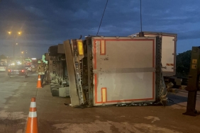 Pendik'teki tır kazası trafiği aksattı