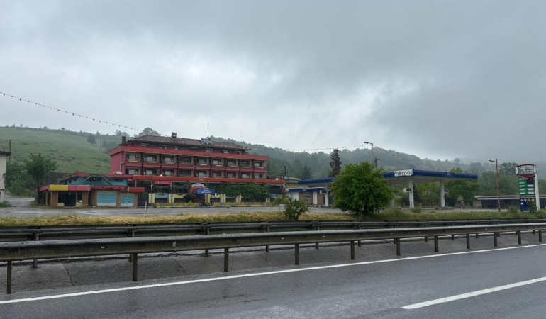 Sakarya'da silahlı kavgada 2 kişi öldü, 1 kişi yaralandı