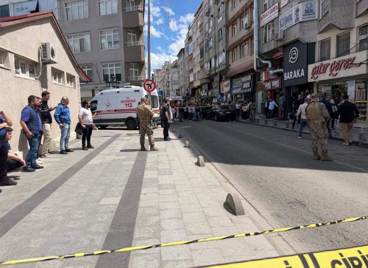Silahlı kavgaya müdahale eden 2 polisimiz şehit oldu
