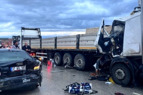 TAG Otoyolu'nda zincirleme trafik kazası: 1'i ağır 5 yaralı
