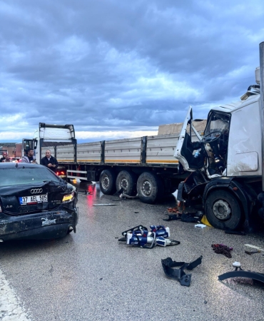 TAG Otoyolu'nda zincirleme trafik kazası: 1'i ağır 5 yaralı