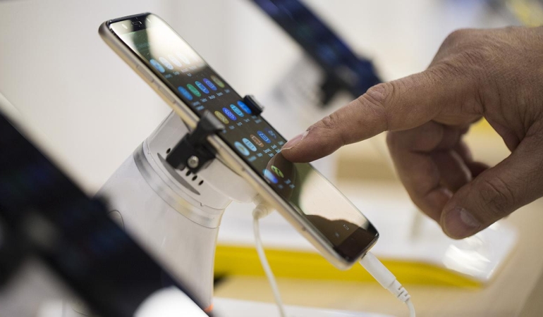 Ticaret Bakanlığından sıfır cep telefonuna taksit açıklaması