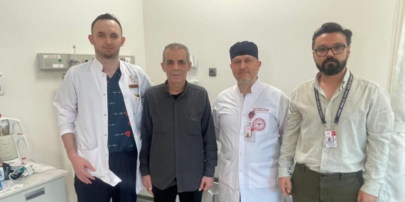 Üç damarı kapalı hasta küçük kesiyle yapılan bypassla sağlığına kavuştu
