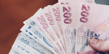 Yaşlı ve engelli aylıkları hesaplara yatırılmaya başlandı