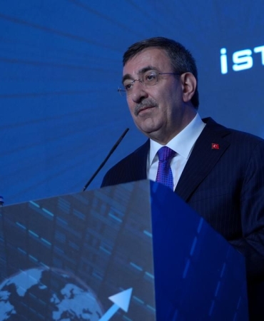 Yılmaz: Türkiye, 'dünyanın bağlantı noktası' konumunda olan bir ekonomidir
